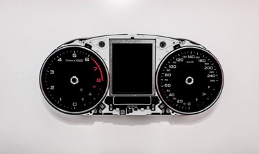 Шкала-замінник з миль на кілометри Audi A3 8V фото
