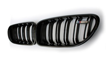 Решетка (ноздри) BMW 6 F06, F12, F13 стиль М6 черная, с местом под эмблему фото