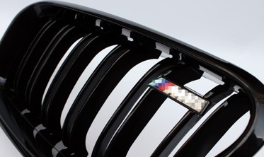 Решетка (ноздри) BMW 6 F06, F12, F13 стиль М6 черная, с местом под эмблему фото
