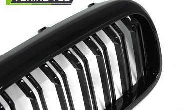 РЕШЕТКИ РАДИАТОРА (НОЗДРИ) BMW 5 G30/G31 черные глянцевые фото
