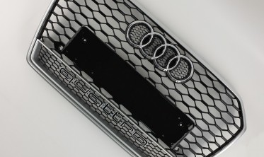 черная радиаторная решетка для AUDI A6 C7 в стиле RS (с хром. рамкой) фото