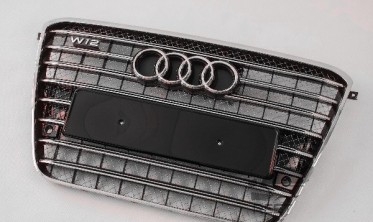 черная радиаторная решетка для AUDI A8 D4 в стиле W12 (дорестайл) фото