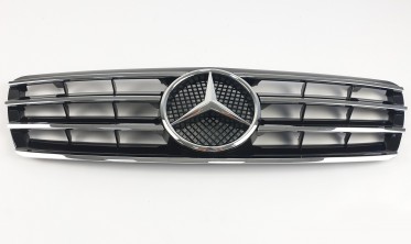Тюнинг черная решетка в Mercedes C-Class W203 (CL Black) фото