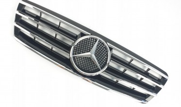 Тюнинг черная решетка в Mercedes C-Class W203 (CL Black) фото