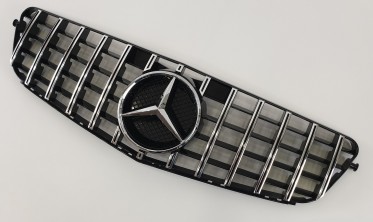 Черная решетка радиатора Mercedes C-Class W204 (GT Chrome Black) фото