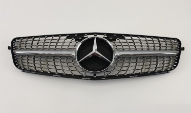 Срібна решітка радіатора Mercedes C-Class W204 (Diamond Silver) фото