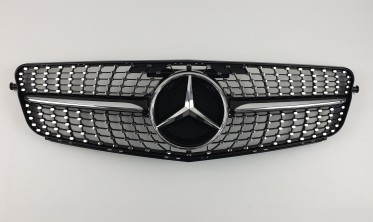 Чорна решітка Mercedes C-Class W204 (Diamond Black) фото