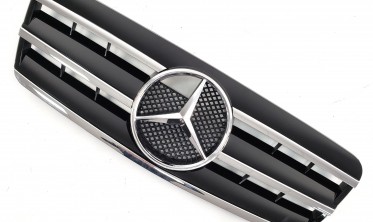 Чорна центральна решітка для Mercedes CLK-Class W208 (Cl) фото