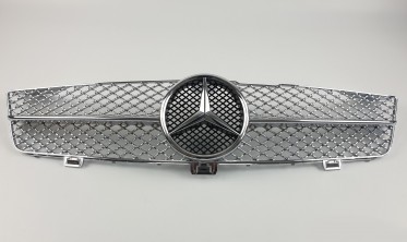 Радиаторная решетка в Mercedes CLS-Class C219 (AMG All Chrome) фото