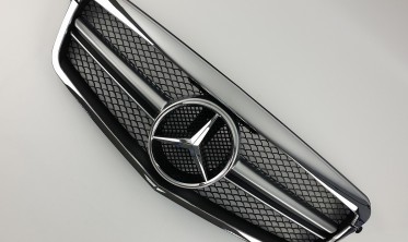 Центральная решетка в стиле AMG для Mercedes E-Class W212 (2009-2013) фото