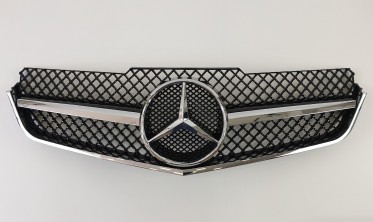 Чорна центральна решітка для Mercedes E-Class Coupe C207 (стиль AMG) фото