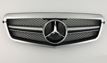 Черная тюнинговая решетка для Mercedes E-Class W212 (SL Silver) фото