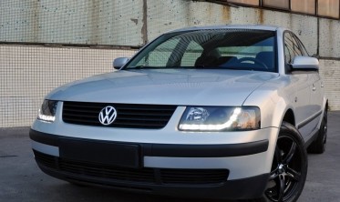 Фары передние VW PASSAT B5 с LED габаритами, черные фото