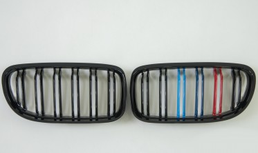 Решетки в бампер (ноздри) BMW E90/E91 рестайл, цветные фото