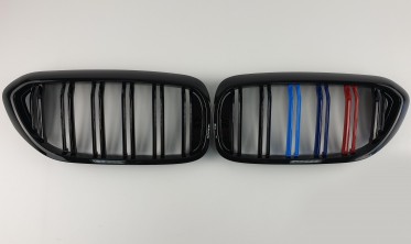 радіаторні решітки (ніздрі) в М-стилі для BMW 5 G30/G31 фото