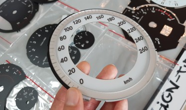 Шкала-заменитель с миль на км Mercedes GLK X204 / CLS W218 / E W212 / C W204 / W207 фото