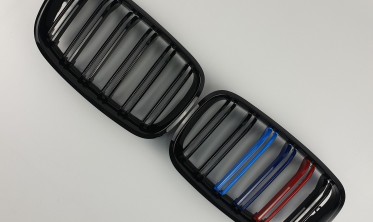 Черные решетки M-Look для BMW X5 E70 (M-color) фото