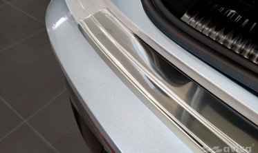 Защитная планка на задний бампер Audi Q5 Sportback фото