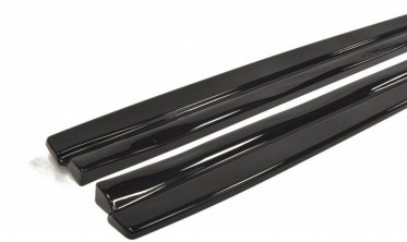 Тюнинговые накладки на пороги Peugeot 308 II версия GTI  фото