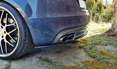 Центральная накладка на задний бампер Audi TT S 8J (ровная) фото