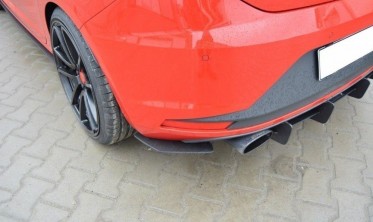 Центральна та бічні накладки заднього бампера Seat Leon III Cupra фото