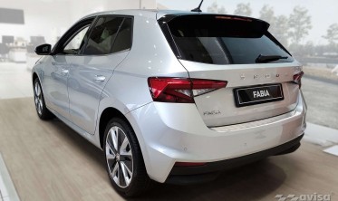 Защитная листва на задний бампер из нержавейки Skoda Fabia 4  фото