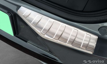 Захисна накладка на задній бампер Ford Mustang Mach-E фото
