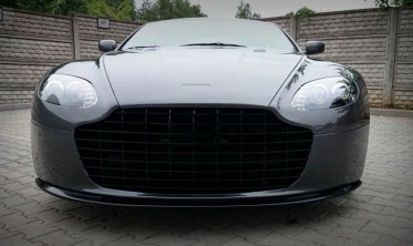 Передняя тюнинг решетка Aston Martin V8 Vantage фото