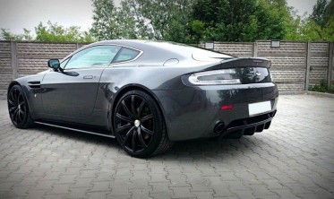 Диффузор заднего бампера Aston Martin V8 Vantage фото