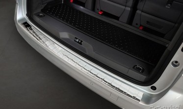 накладка из нержавейки на задний бампер Volkswagen Multivan T7 фото