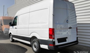 Черная защитная планка на задний бампер Volkswagen Crafter 2 фото