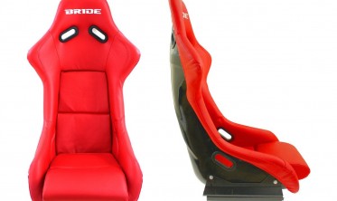 Автомобильное сиденье-ковш EVO Bride Red (экокожа) фото