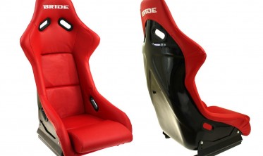 Автомобильное сиденье-ковш EVO Bride Red (экокожа) фото