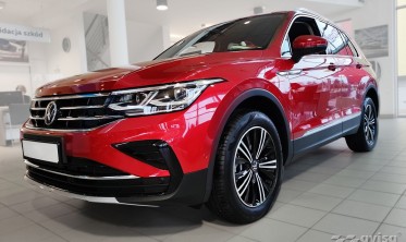 Черная планка Strong на задний бампер Volkswagen Tiguan II фото