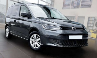 черная накладка STRONG для защиты заднего бампера VW Caddy 4 фото