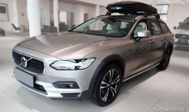 чорна накладка STRONG на задній бампер Volvo V90 фото