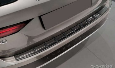 чорна накладка STRONG на задній бампер Volvo V90 фото