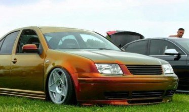 Решітка радіатора без логотипу VW Bora чорна фото