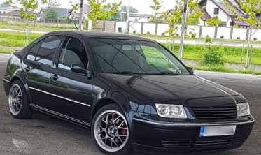 Решітка радіатора без логотипу VW Bora чорна фото