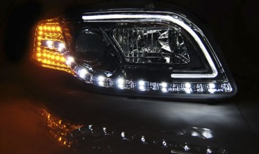 Фары передние black с диодными габаритами и поворотами AUDI A4 B7 фото