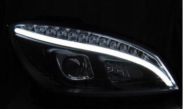 Тюнінг фари передні Mercedes W204 2007-2010 з динамічними поворотами фото