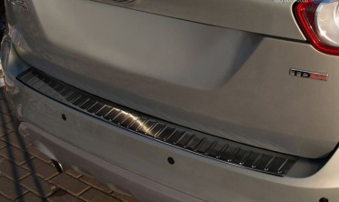 Захисна накладка на задній бампер Ford Kuga I чорна фото