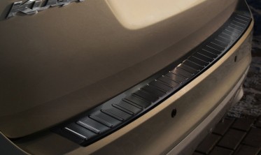 Защитная накладка на задний бампер Ford Kuga I черная фото