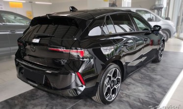 Черная защитная листва на задний бампер Opel Astra 6 L Hatchback фото