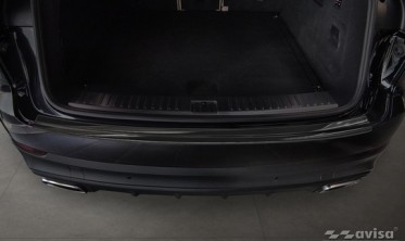 Чорна захисна накладка (ліства) на задній бампер Porsche Cayenne 3 фото