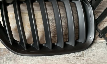 тюнинговые решетки радиатора BMW X5 E53 рестайл черные матовые фото