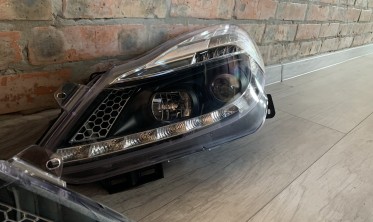 Фары передние Opel Corsa D дорестайл черные c LED поворотами фото