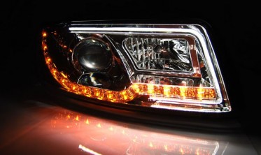 Фары передние с диодными поворотами AUDI A4 B6  фото