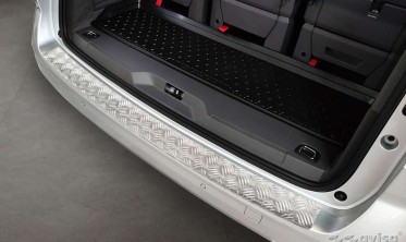 Алюмінієва захисна накладка на задній бампер VW Multivan T7 фото