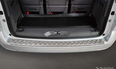 Алюмінієва захисна накладка на задній бампер VW Multivan T7 фото